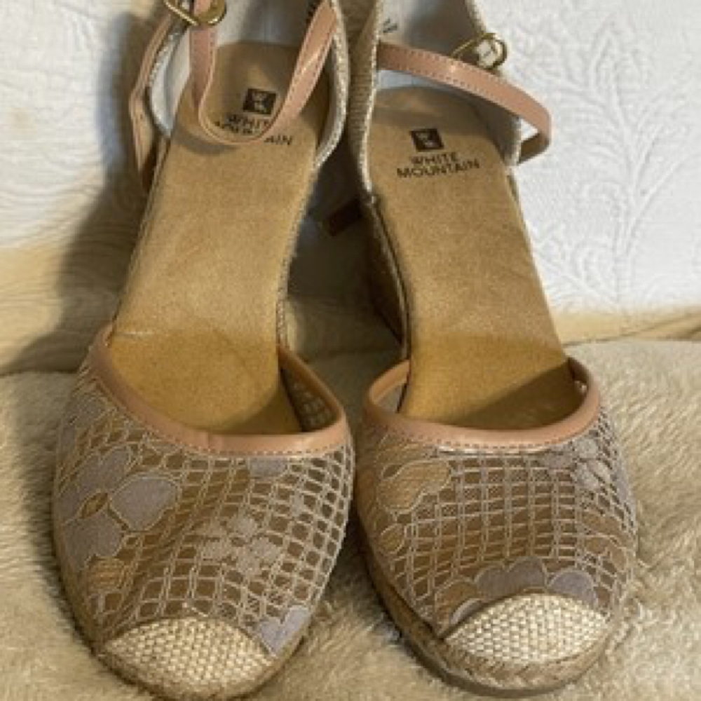 White Mountain Floral Mesh Wedge Espadrilles 3” Heel Sz. 8